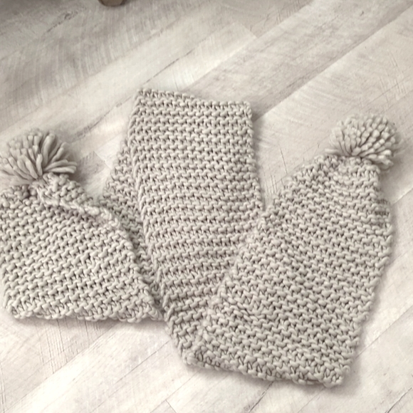 Express Hand Knit Scarf Chunky OS New! - Picture 1 of 5